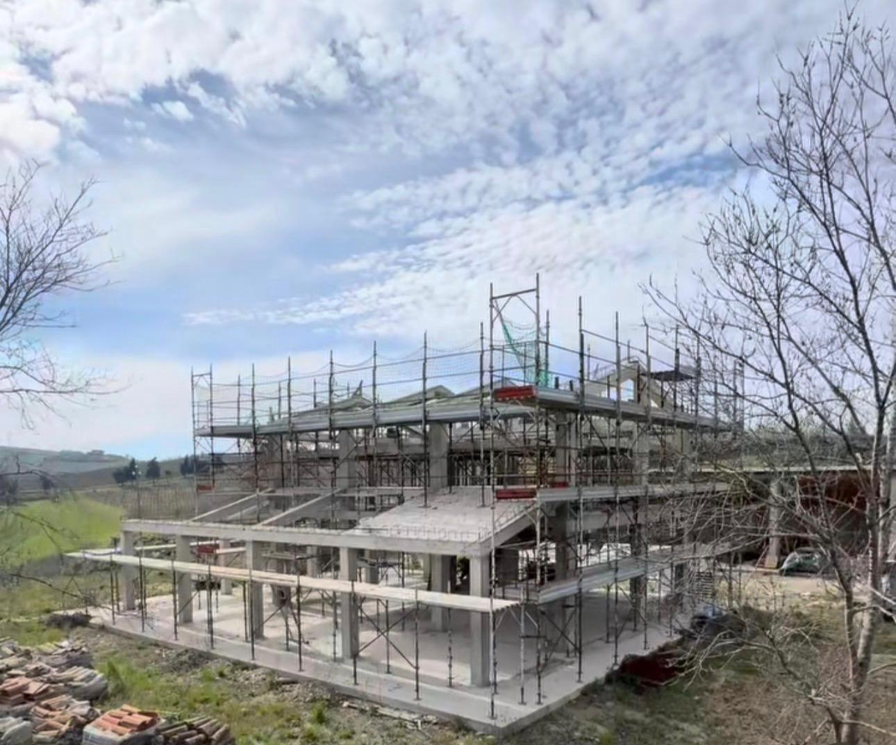 Cantiere Solvexya, edificio in costruzione