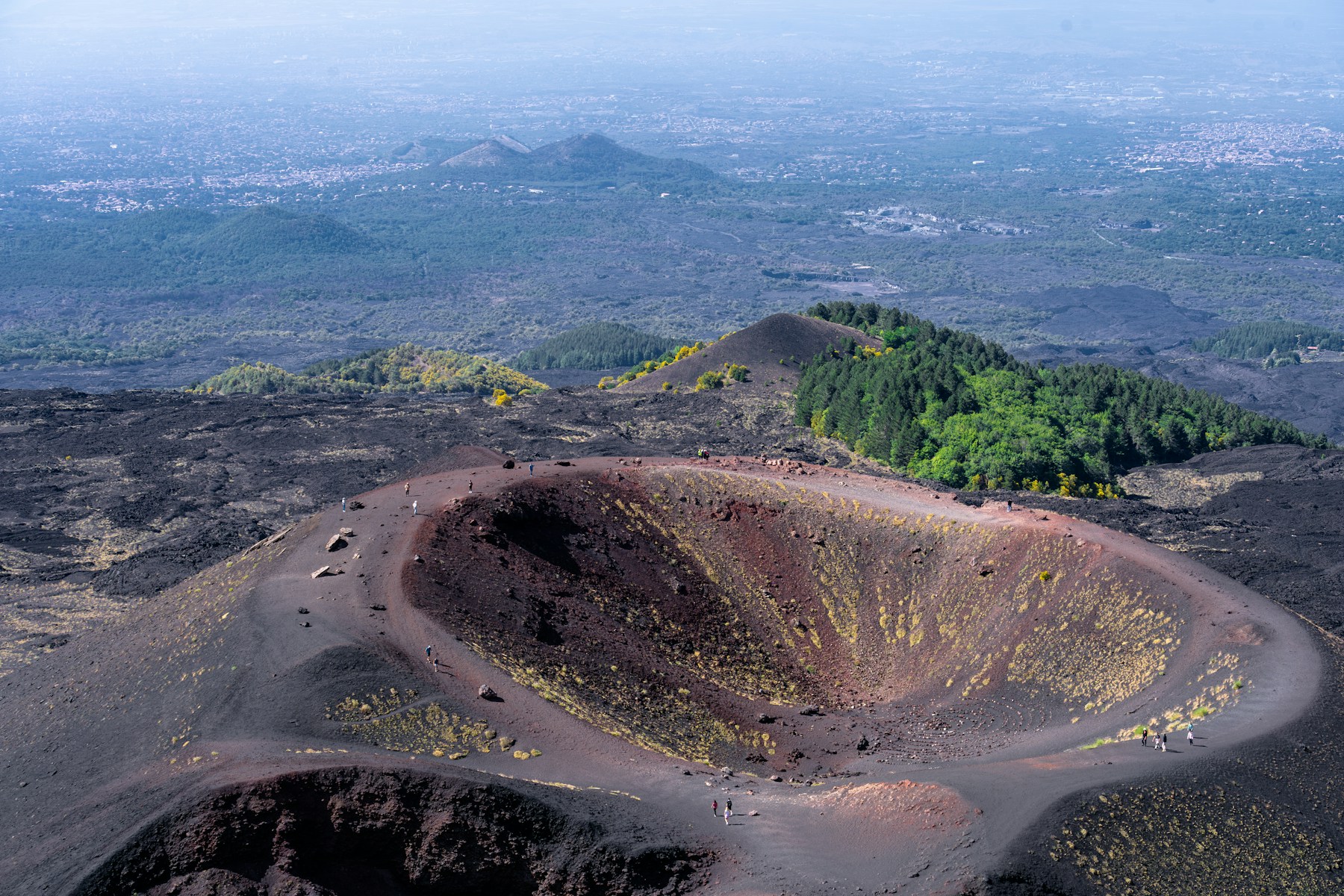 Cratere dell'Etna, vicino al quale si trova Ragalna, sede di Solvexya